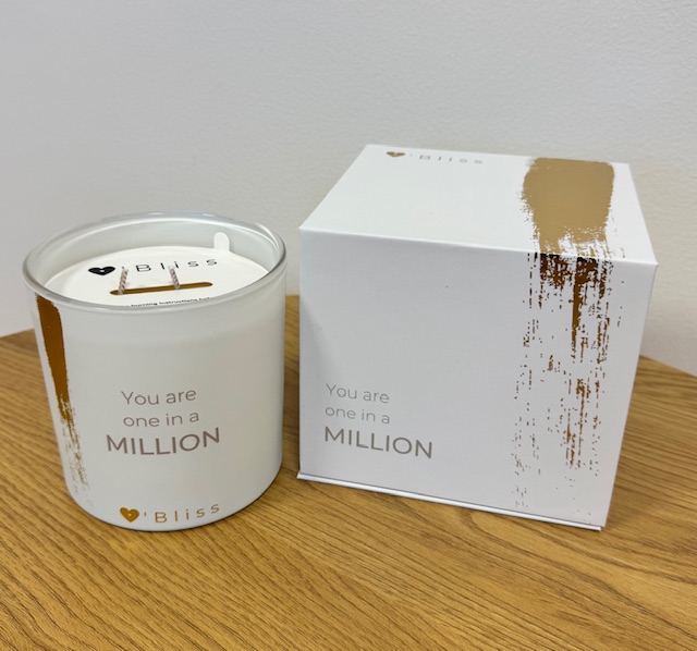 Suur küünal sõnumiga 